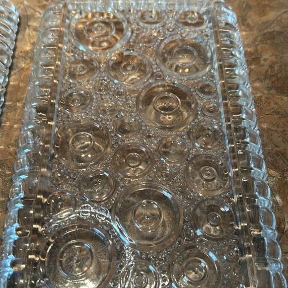 Vintage set of two glass plates with tea cup holder - Picture 8 of 9